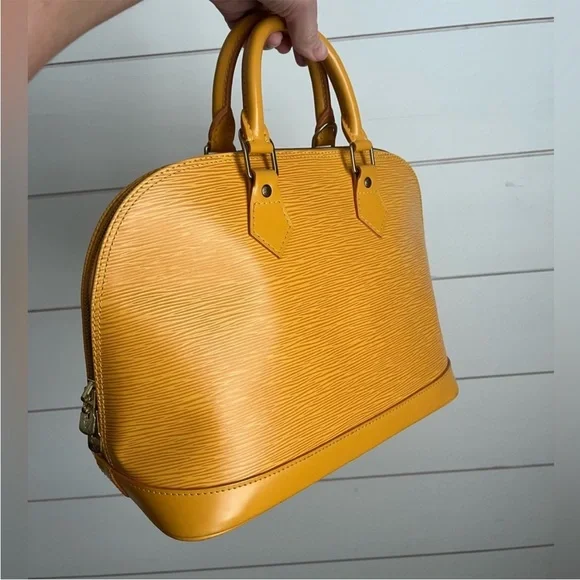 Louis Vuitton EPI Leather Alma PM Bag - Picture 5 of 16